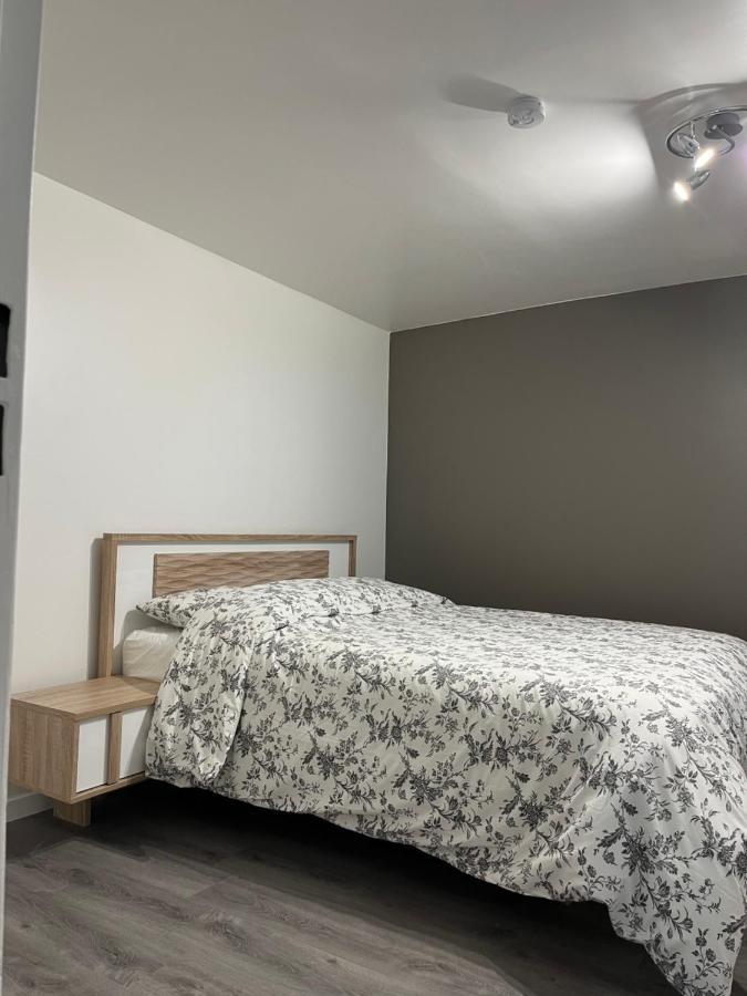 Superbe Appartement Au Bord Du Canal De St Quentin سانت كونتان المظهر الخارجي الصورة