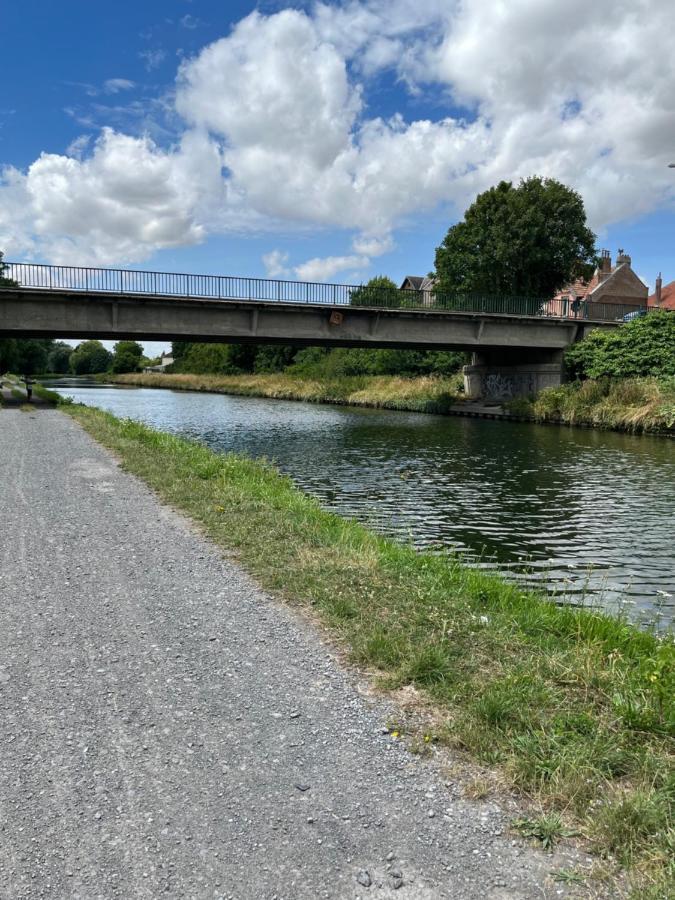 Superbe Appartement Au Bord Du Canal De St Quentin سانت كونتان المظهر الخارجي الصورة